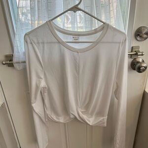 WOMEN’S ATHLETA LONG SLEEVE TOP